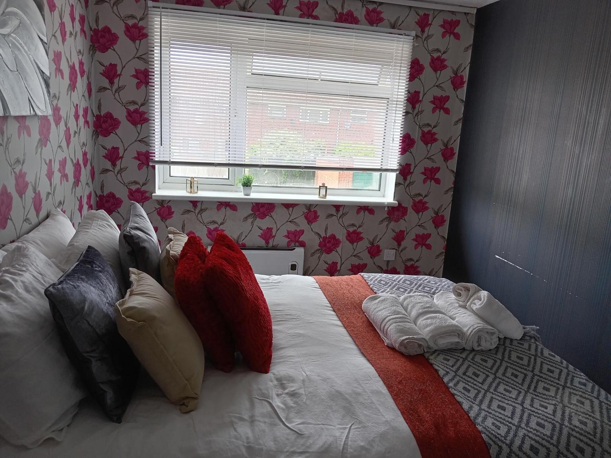 Long - Short Stay-slough Holiday home